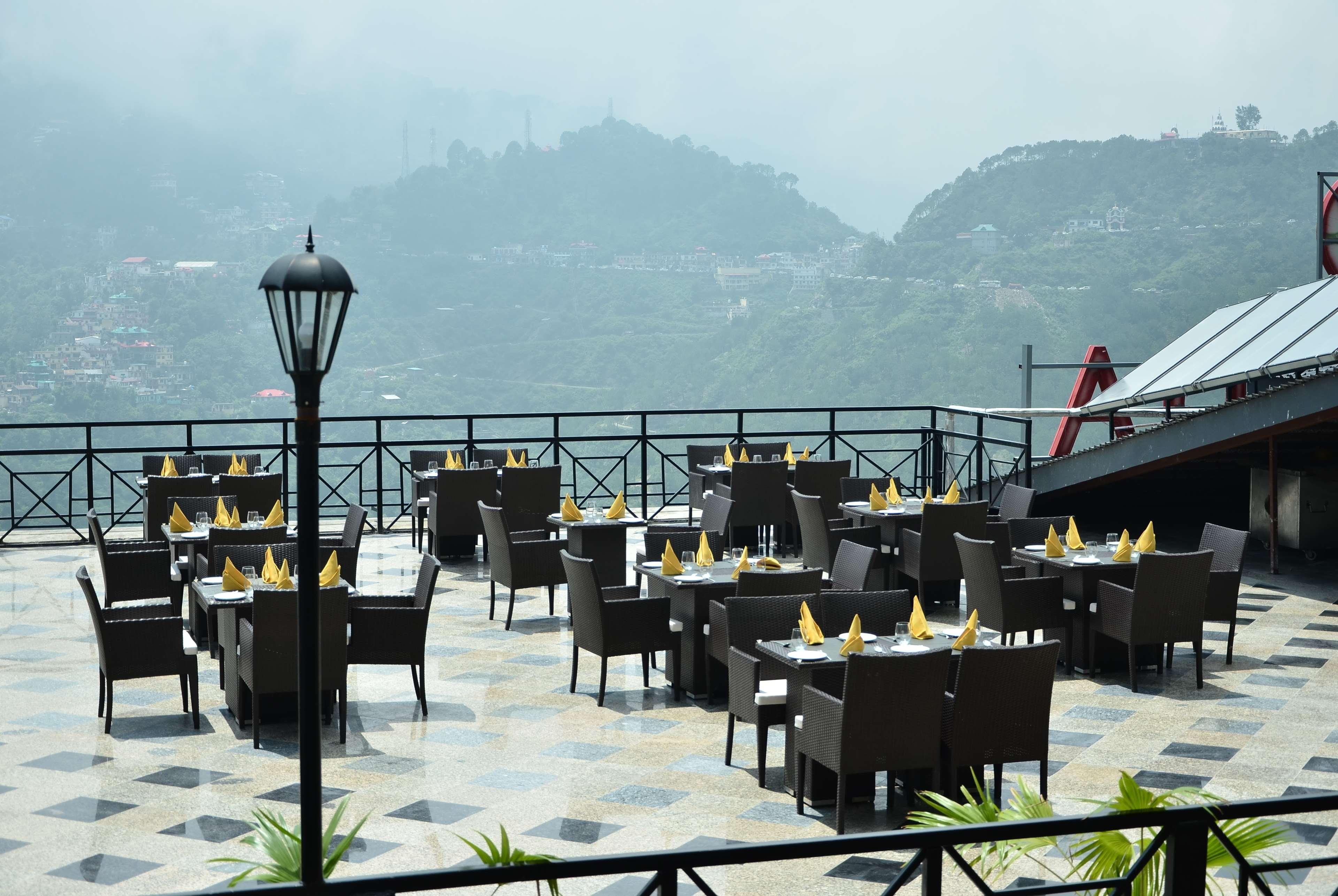 Ramada By Wyndham Kasauli Hotel Exterior foto