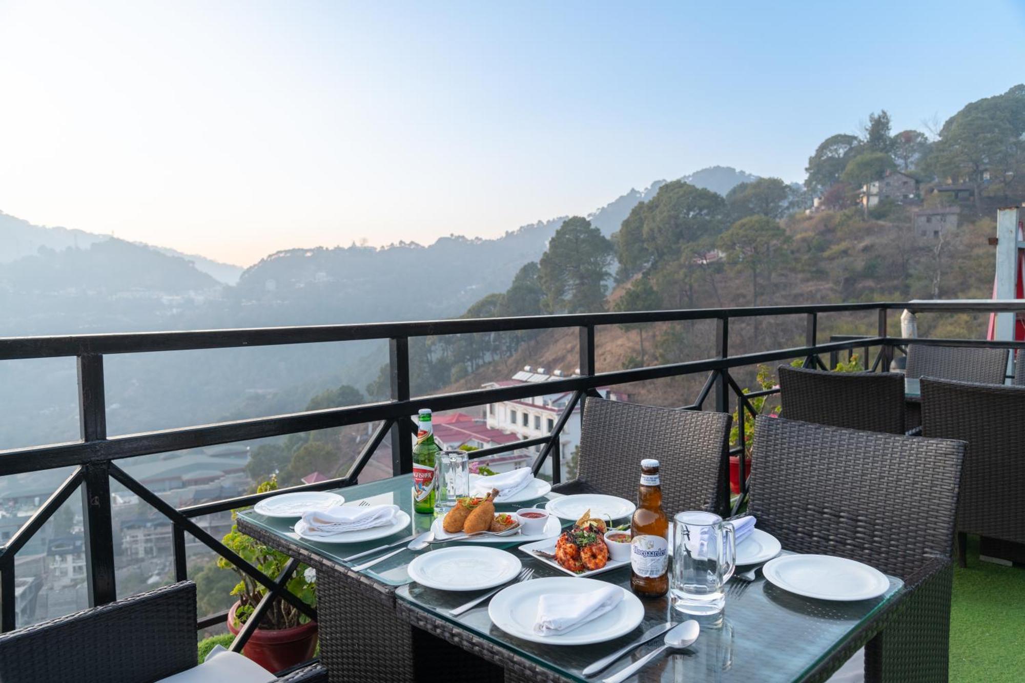 Ramada By Wyndham Kasauli Hotel Exterior foto